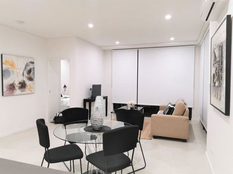 G04 Courtyard Apartment - VIC Tourism 2