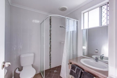 Galaxy Mackay Motor Inn - VIC Tourism 1