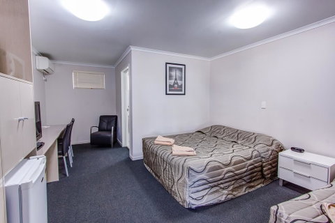 Galaxy Mackay Motor Inn - VIC Tourism 3