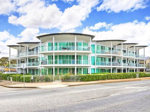 Gallery Resort Apartments - VIC Tourism 0