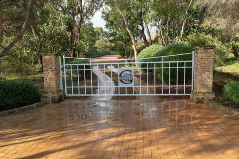 Garden Pavilion - Art House Yallingup - VIC Tourism 1