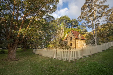 Gardeners Cottage - VIC Tourism 1