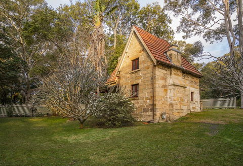 Gardeners Cottage - VIC Tourism 2