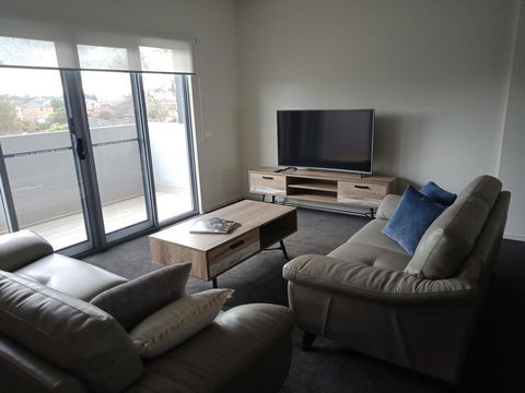 Getaway On Barkly, Sleeps 10 - VIC Tourism 1