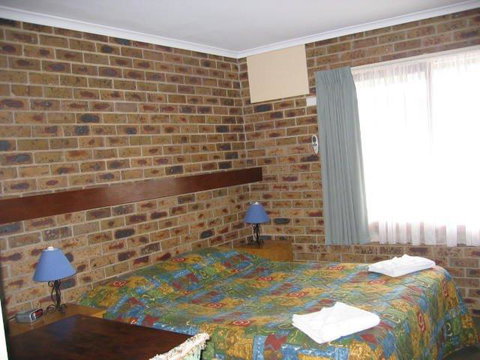 Gisborne Motel - VIC Tourism 3
