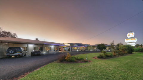 Glen Innes Motel - VIC Tourism 2