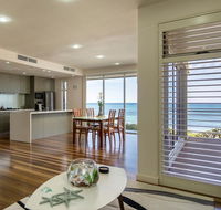 Glenelg Absolute Beachfront - One of Only Two Homes - VIC Tourism