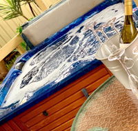 Glenway House Spa Oasis Rockingham - VIC Tourism
