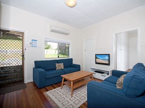 Gloucester Street, 04, Frangipani - VIC Tourism 3