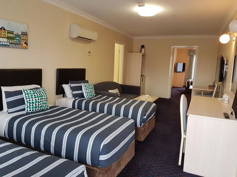 Golden Age Motor Inn - VIC Tourism 1