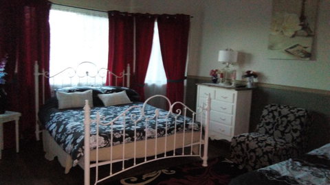 GOLDEN LACE B&B - VIC Tourism 1