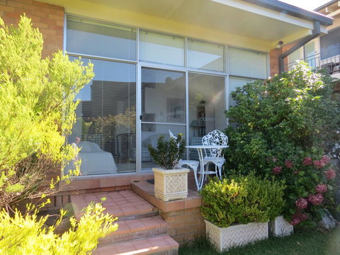 Golfview Lodge - VIC Tourism 1