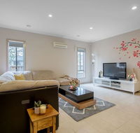 Gorgeous 4BR home in Point Cook - VIC Tourism