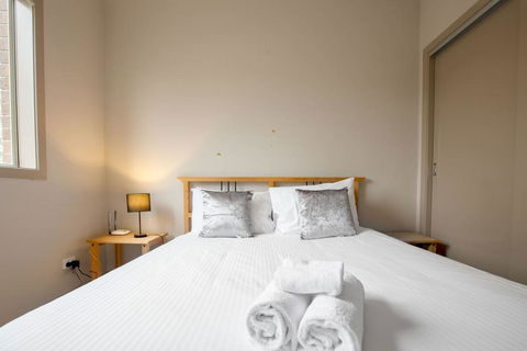 Gorgeous 4BR Home In Point Cook - VIC Tourism 2