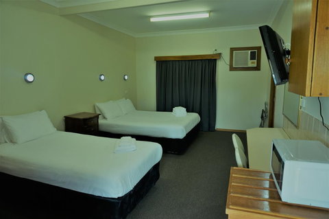 Gosford Inn Motel - VIC Tourism 3
