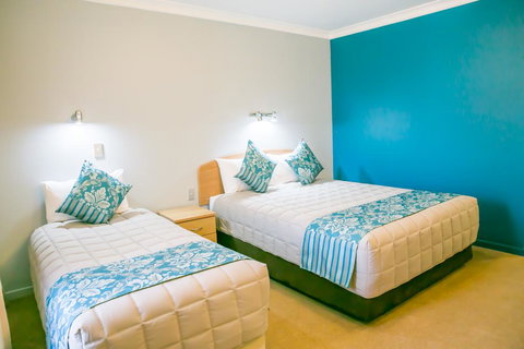 Gosford Palms Motor Inn - VIC Tourism 3