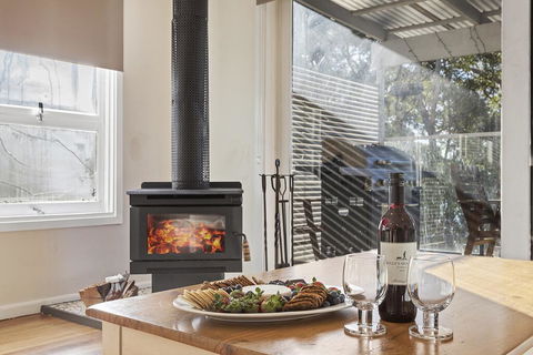 Government Road, 127, Blue Water - VIC Tourism 2