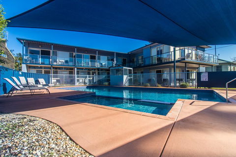 Grandeur Holiday Units - VIC Tourism 0