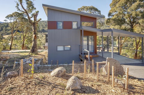 Grasmere Chalet - VIC Tourism 0
