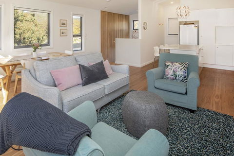 Grasmere Chalet - VIC Tourism 3