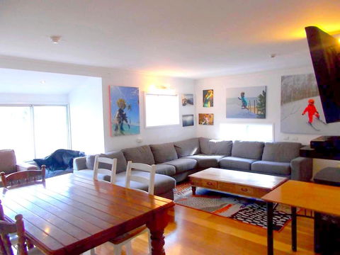 Great Value Thredbo Chalet - VIC Tourism 1