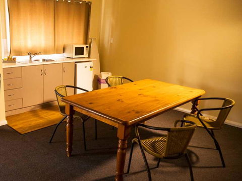 Great Western Travel Village - VIC Tourism 3