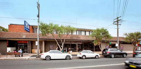 Greenacre Hotel - VIC Tourism 3