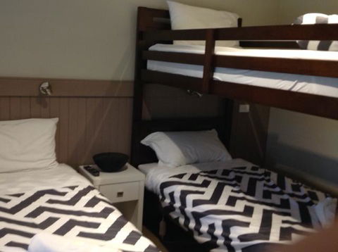 Grevillea Gardens Apartment 3 - VIC Tourism 3