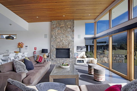 Grey Mare Chalet - VIC Tourism 1