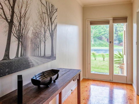 HAKUNA MATATA (No Worries) - VIC Tourism 0