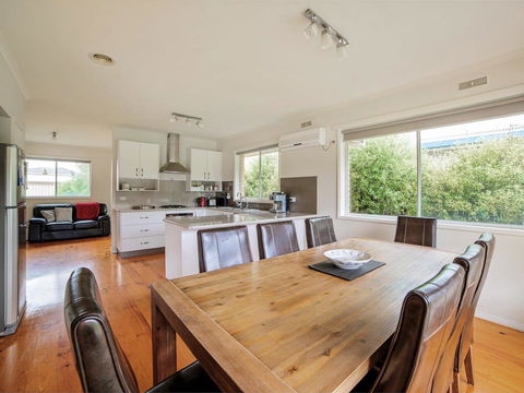 HAKUNA MATATA (No Worries) - VIC Tourism 3