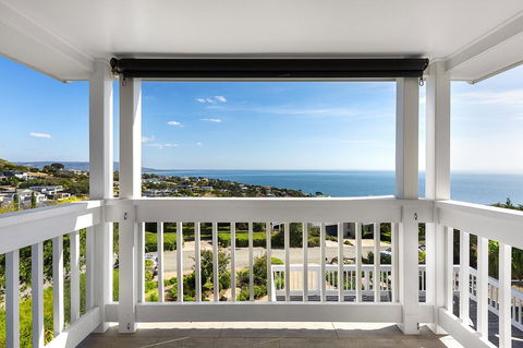 Hampton's Retreat Family Friendly, Water Views, Close To Beach With Heated Pool - VIC Tourism 2