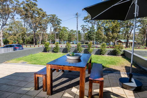 HARBOUR LIGHTS - Ulladulla - VIC Tourism 0
