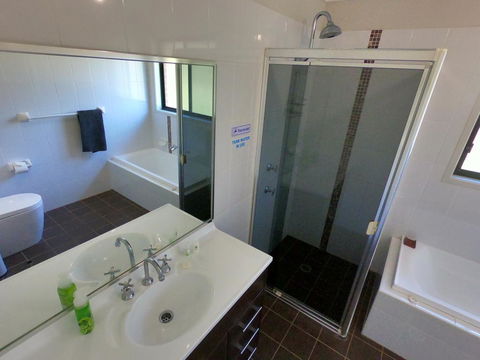 Hartley Hill Top Views - VIC Tourism 3