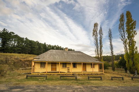 Hartley Historic Cottages - VIC Tourism 3