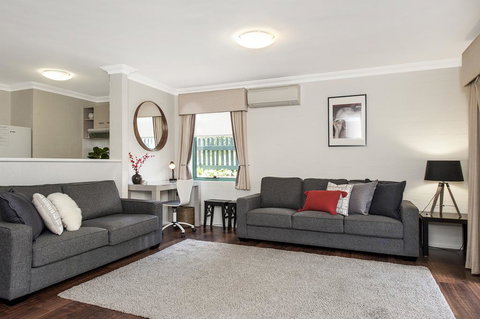 Hay St - Subi - VIC Tourism 1