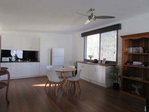 HEATHCOTE SHIRAZ COUNTRY STAYS - VIC Tourism 1