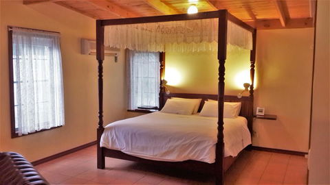 Heatherlie Cottages Halls Gap - VIC Tourism 1
