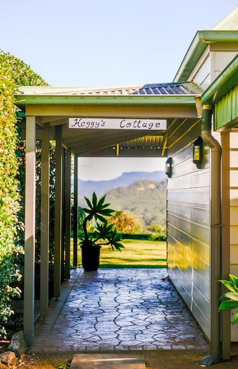 Heggy's Cottage - VIC Tourism 3