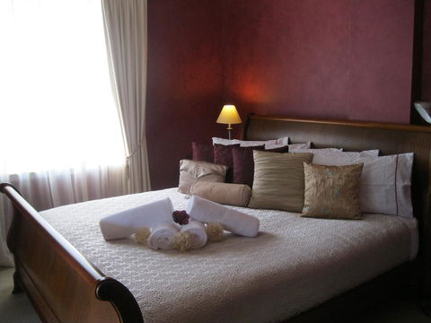 Heritage Guesthouse - VIC Tourism 1
