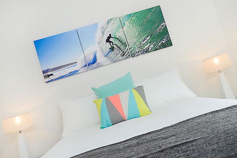 Hi 5 Luxury Holiday Apartments - VIC Tourism 2