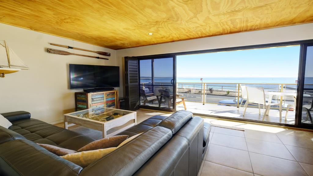 Sandbar NSW VIC Tourism