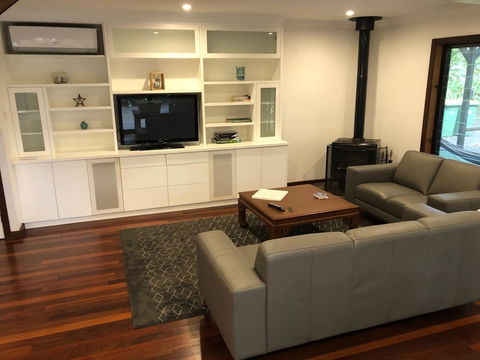 Hidden Gem Acreage Close To Terrigal Beach - VIC Tourism 3