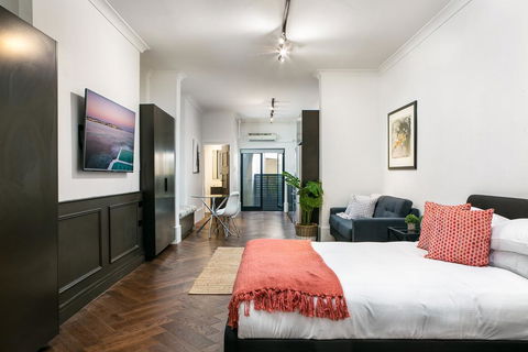 High-End Studio Near Parks, Theatres And Dining - VIC Tourism 1