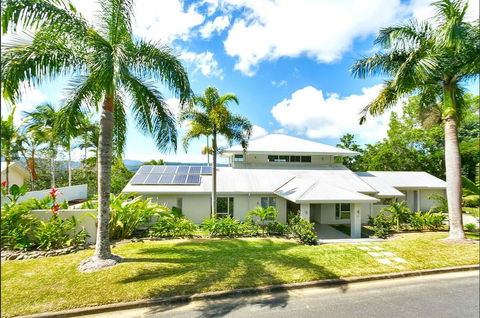 Hilltop Rainforest Retreat - VIC Tourism 2