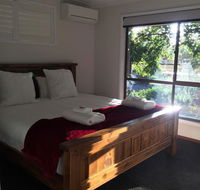 Holly House BnB - VIC Tourism