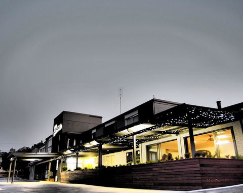 Hotel Gracelands - VIC Tourism 0