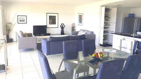 Island Waterfront Getaway - WiFi - VIC Tourism 1