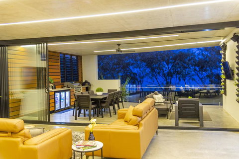 IVY Villas - VIC Tourism 1