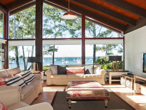 Izba - Mediterranean Style Hideaway - VIC Tourism 0